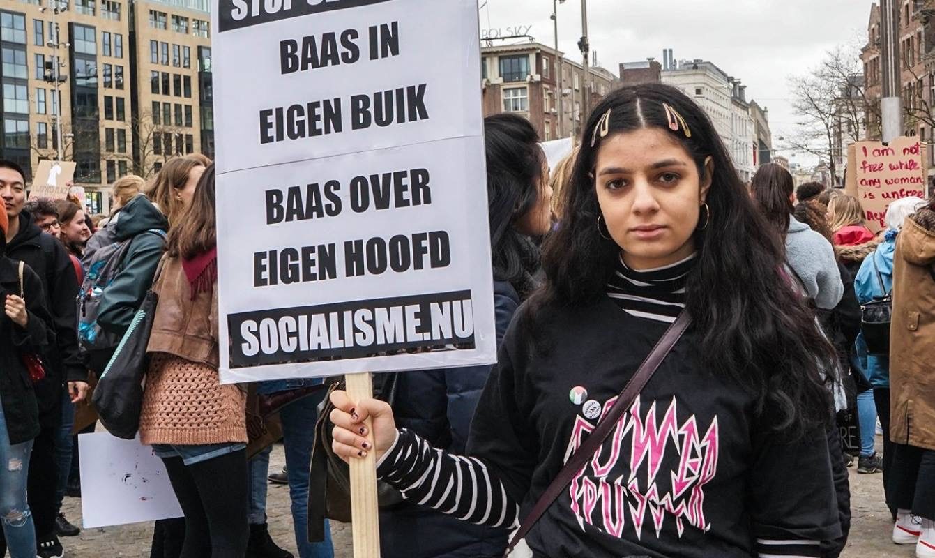 Baas in eigen buik. Baas over eigen hoofd.